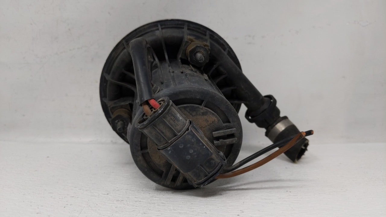 2002-2005 Bmw 745i Central Vaccum Lock Pump 7506210 - Oemusedautoparts1.com