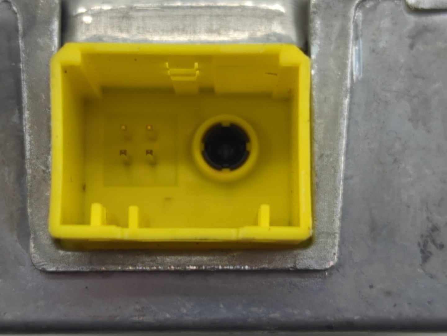 2003 Bmw 745i PCM Engine Control Computer ECU ECM PCU OEM Fits OEM Used Auto Parts - Oemusedautoparts1.com