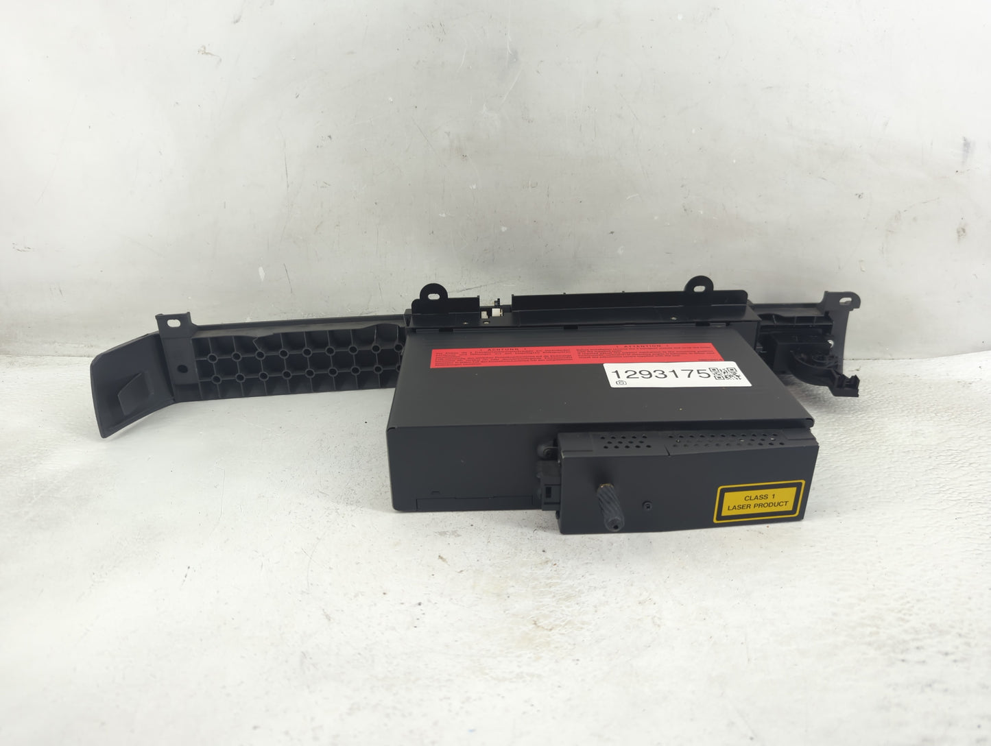 2003 Bmw 7 Series Radio AM FM Cd Player Receiver Replacement P/N:65.12 926 933 6 364 931 Fits Fits 2004 2005 OEM Used Auto P