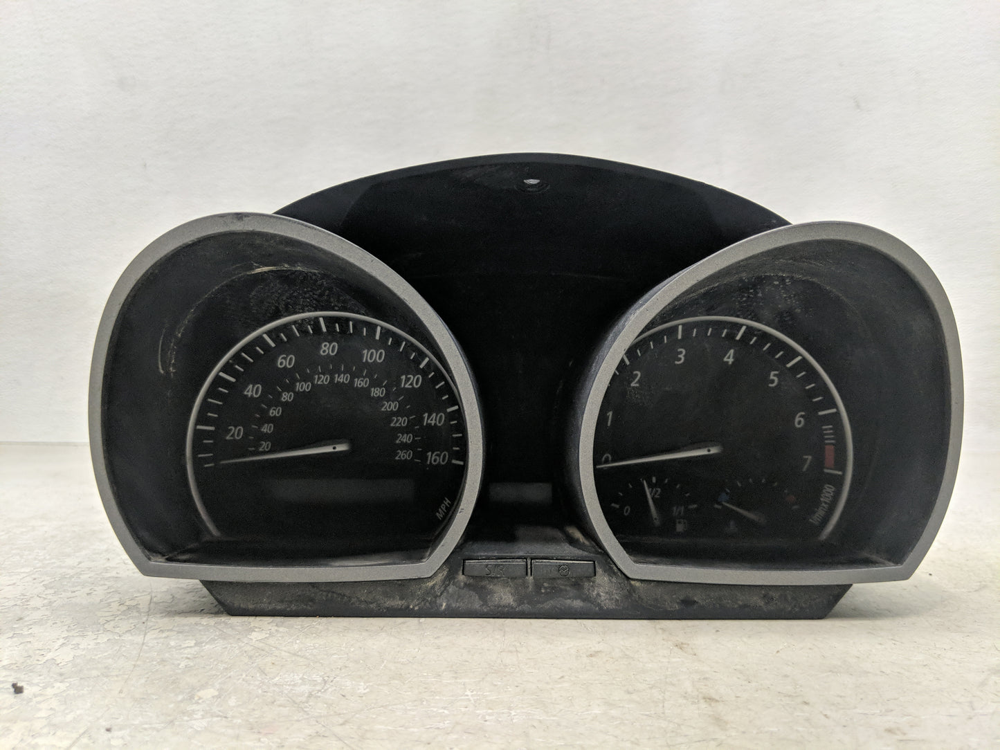 2003-2005 Bmw Z4 Instrument Cluster Speedometer Gauges P/N:1024260-20 Fits Fits 2003 2004 2005 OEM Used Auto Parts - Oemused