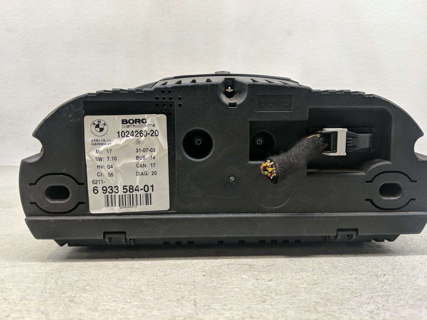 2003-2005 Bmw Z4 Instrument Cluster Speedometer Gauges P/N:1024260-20 Fits Fits 2003 2004 2005 OEM Used Auto Parts - Oemused