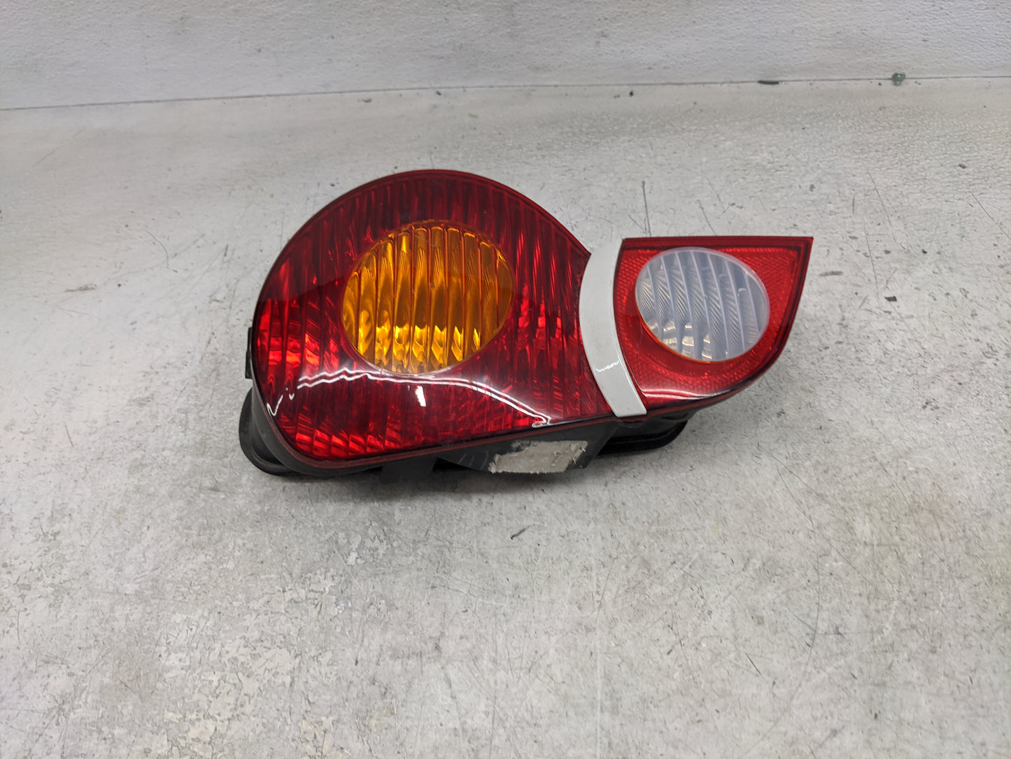 2003 Bmw Z4 Tail Light Assembly Passenger Right OEM Fits OEM Used Auto Parts - Oemusedautoparts1.com