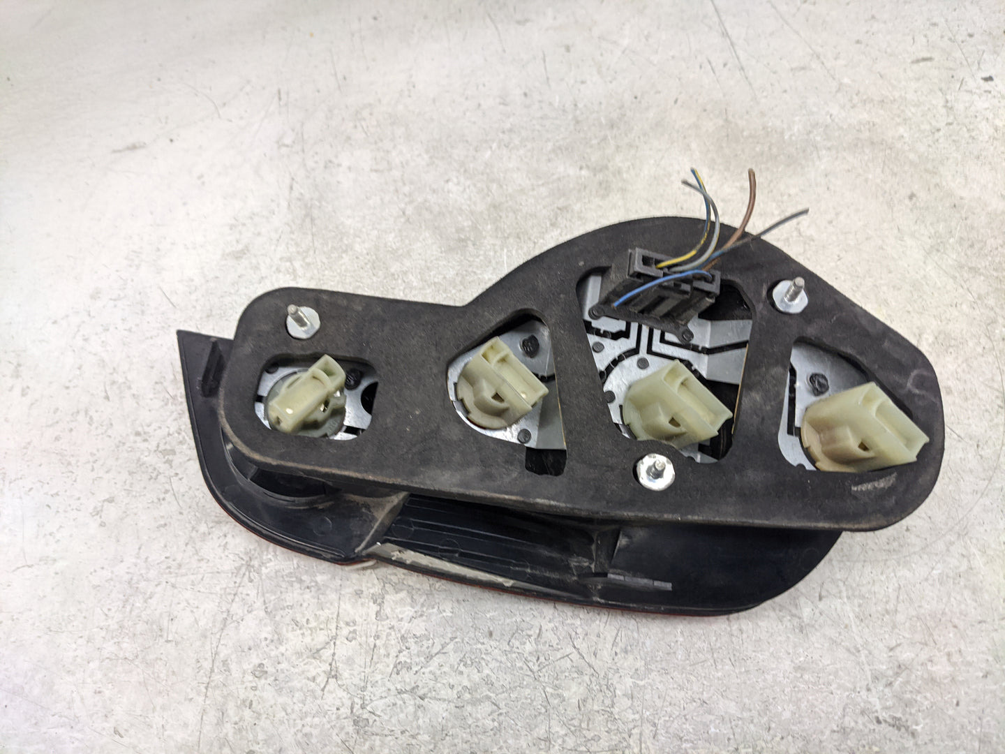 2003 Bmw Z4 Tail Light Assembly Passenger Right OEM Fits OEM Used Auto Parts - Oemusedautoparts1.com
