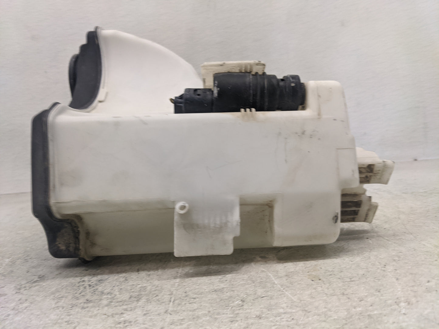 2003-2006 Bmw Z4 Windshield Washer Fluid Reservoir Bottle Oem - Oemusedautoparts1.com