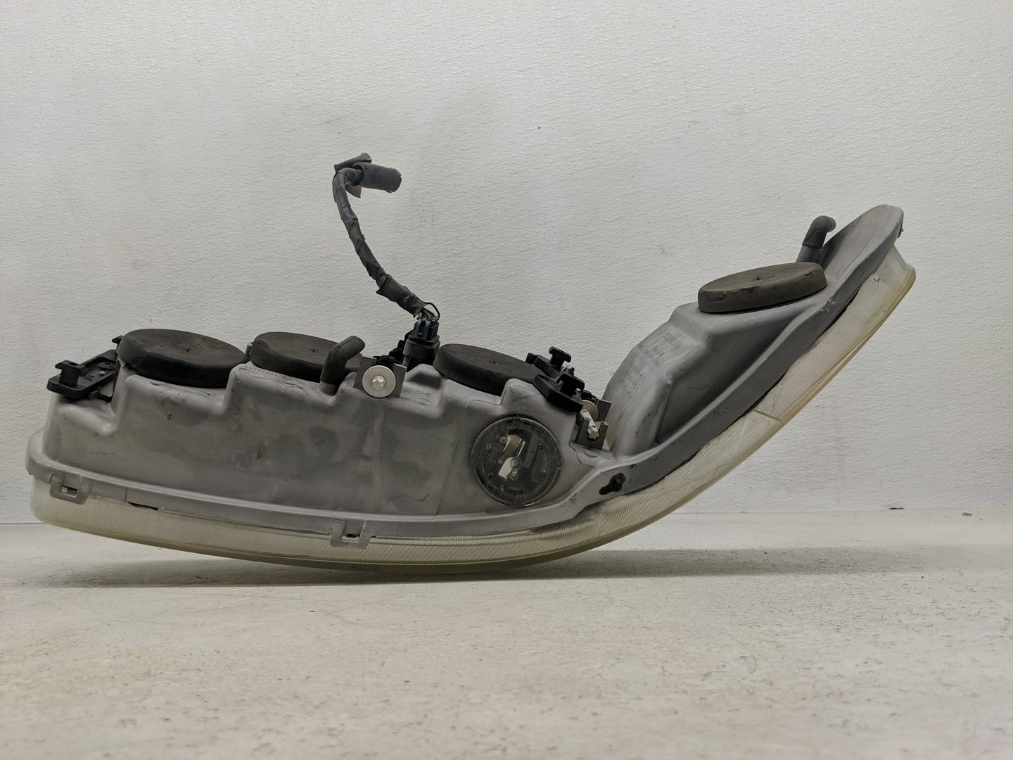 2002-2005 Buick Century Passenger Right Oem Head Light Headlight Lamp - Oemusedautoparts1.com