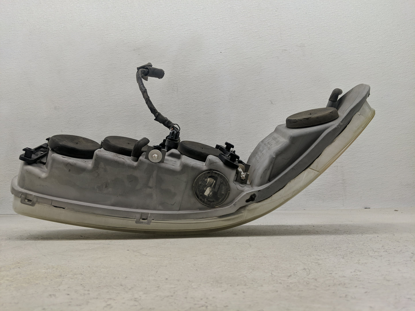 2002-2005 Buick Century Passenger Right Oem Head Light Headlight Lamp - Oemusedautoparts1.com