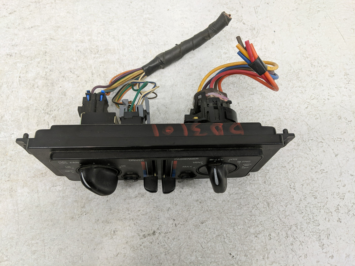 2000-2005 Buick Century Climate Control Module Temperature AC/Heater Replacement Fits Fits 2000 2001 2002 2003 2004 2005 OEM