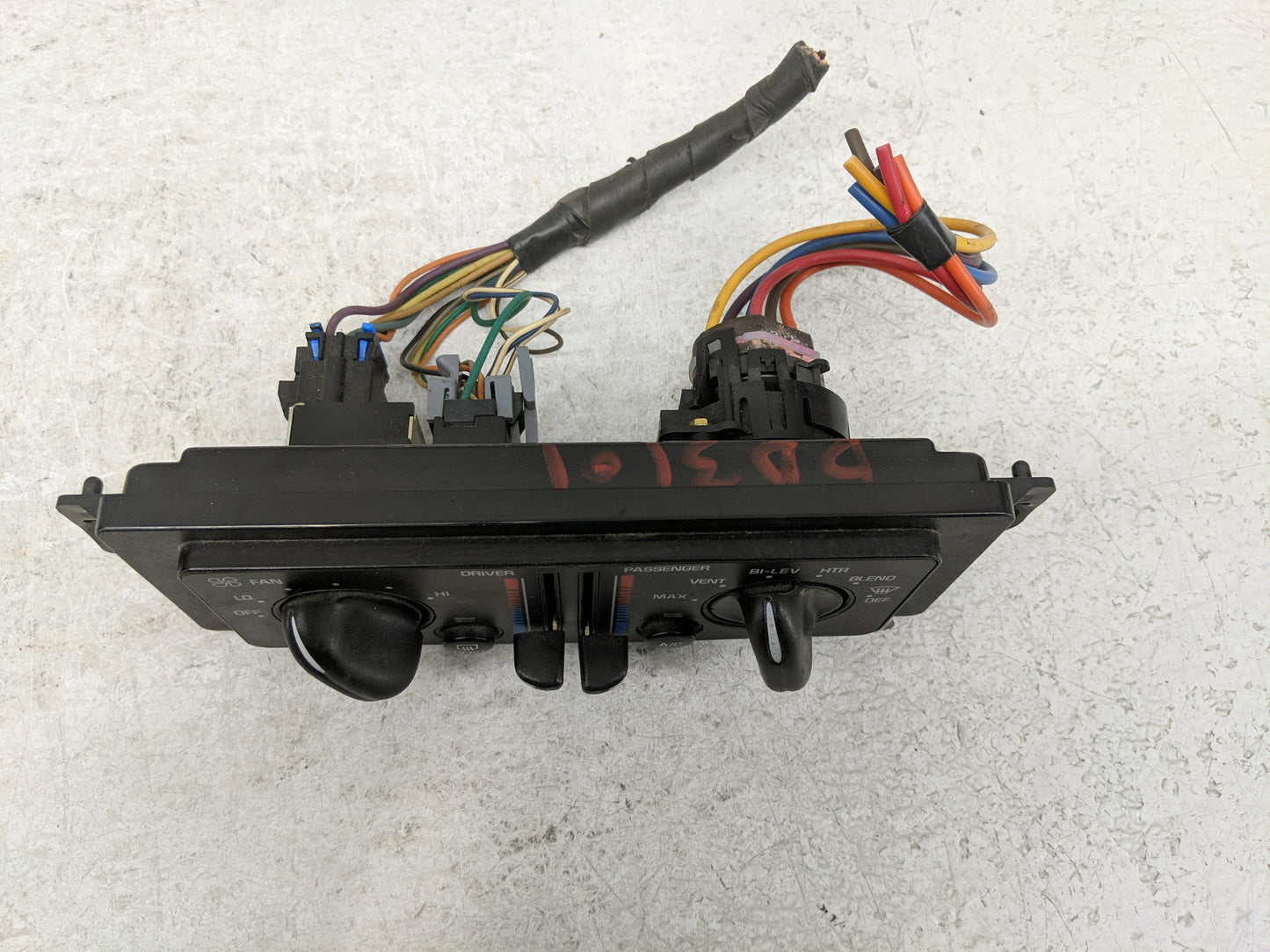 2000-2005 Buick Century Climate Control Module Temperature AC/Heater Replacement Fits Fits 2000 2001 2002 2003 2004 2005 OEM