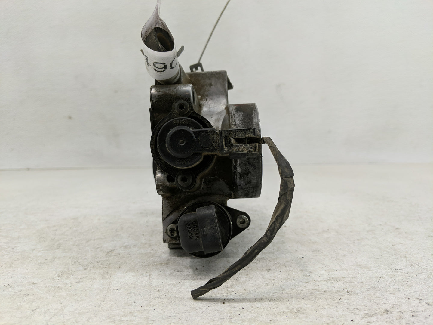 2003 Buick Century Throttle Body Fits OEM Used Auto Parts - Oemusedautoparts1.com