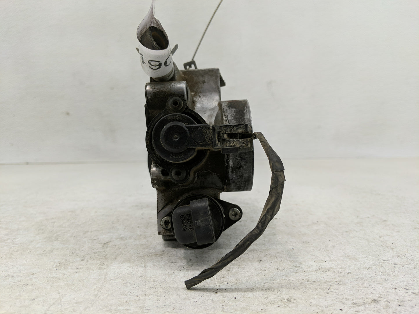 2003 Buick Century Throttle Body Fits OEM Used Auto Parts - Oemusedautoparts1.com