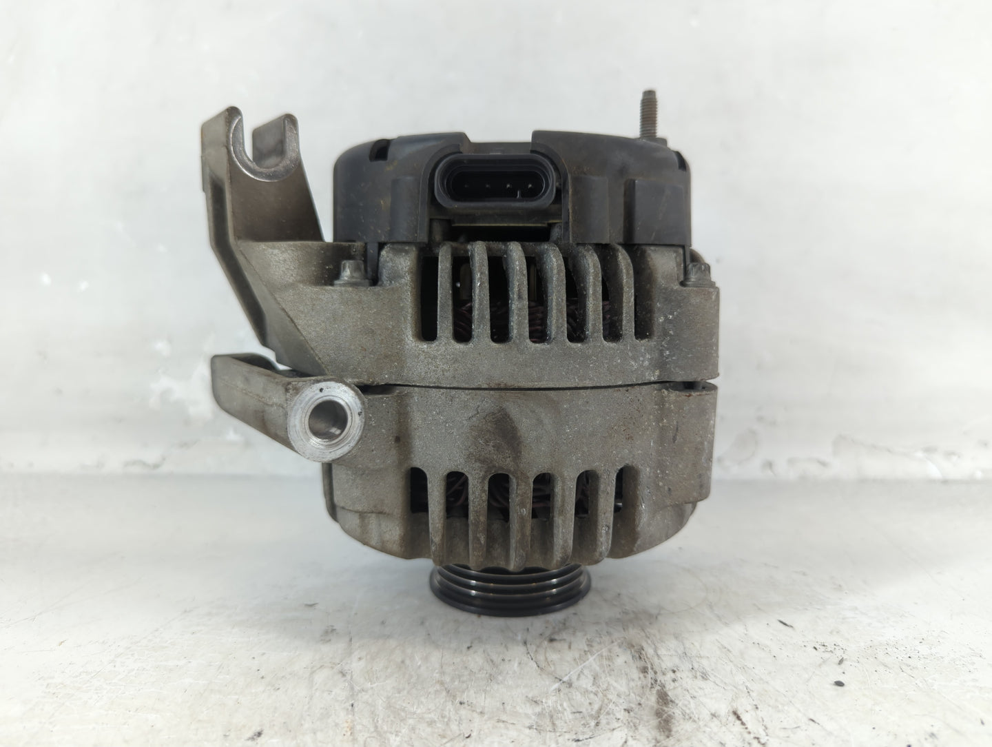 2003-2004 Buick Lesabre Alternator Replacement Generator Charging Assembly Engine OEM Fits Fits 2003 2004 OEM Used Auto Part