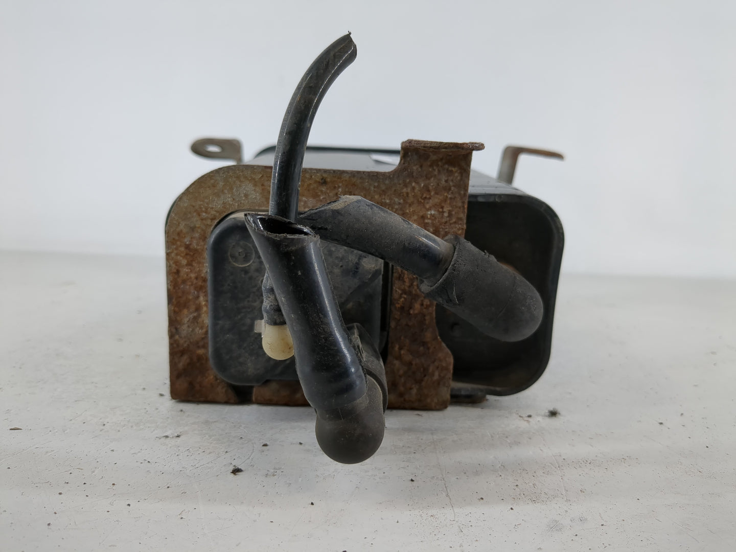 2003 Buick Lesabre Fuel Vapor Charcoal Canister - Oemusedautoparts1.com