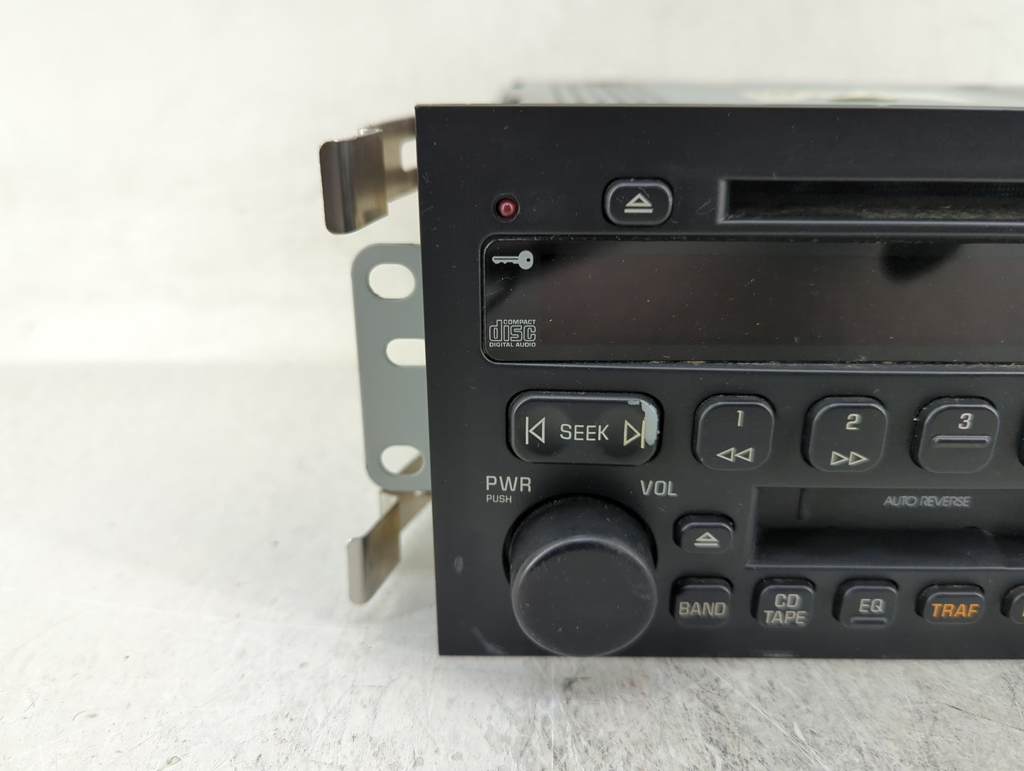 2003-2005 Buick Lesabre Radio AM FM Cd Player Receiver Replacement P/N:25734858 Fits Fits 2003 2004 2005 OEM Used Auto Parts
