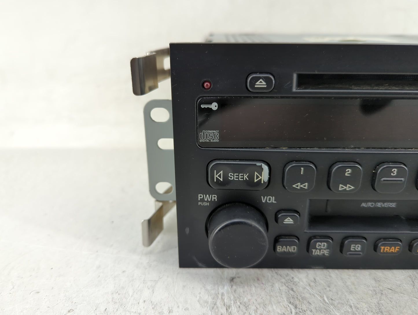 2003-2005 Buick Lesabre Radio AM FM Cd Player Receiver Replacement P/N:25734858 Fits Fits 2003 2004 2005 OEM Used Auto Parts