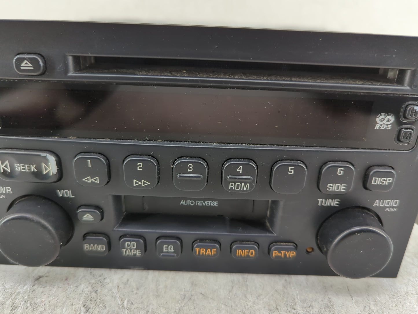 2003-2005 Buick Lesabre Radio AM FM Cd Player Receiver Replacement P/N:25734858 Fits Fits 2003 2004 2005 OEM Used Auto Parts