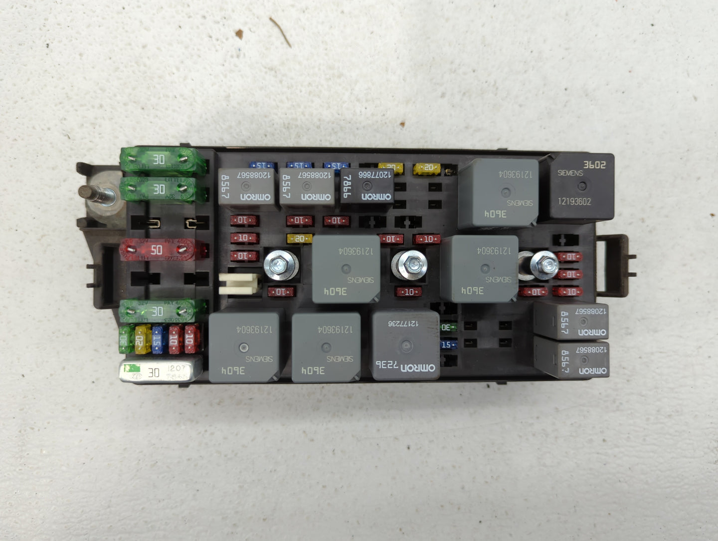 2000-2005 Buick Lesabre Fusebox Fuse Box Panel Relay Module P/N:15366341 25751053 Fits Fits 2000 2001 2002 2003 2004 2005 OE