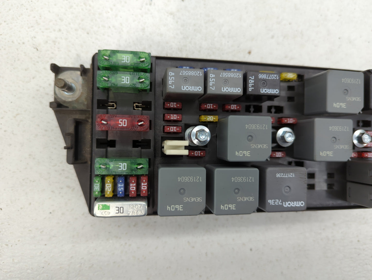 2000-2005 Buick Lesabre Fusebox Fuse Box Panel Relay Module P/N:15366341 25751053 Fits Fits 2000 2001 2002 2003 2004 2005 OE
