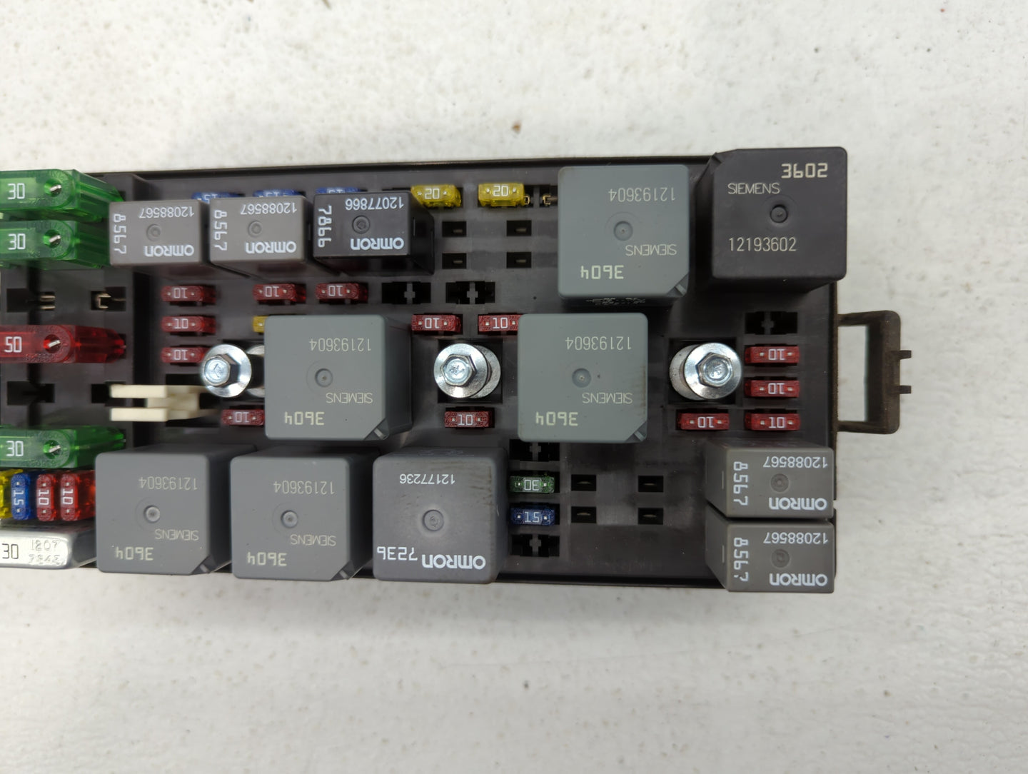 2000-2005 Buick Lesabre Fusebox Fuse Box Panel Relay Module P/N:15366341 25751053 Fits Fits 2000 2001 2002 2003 2004 2005 OE