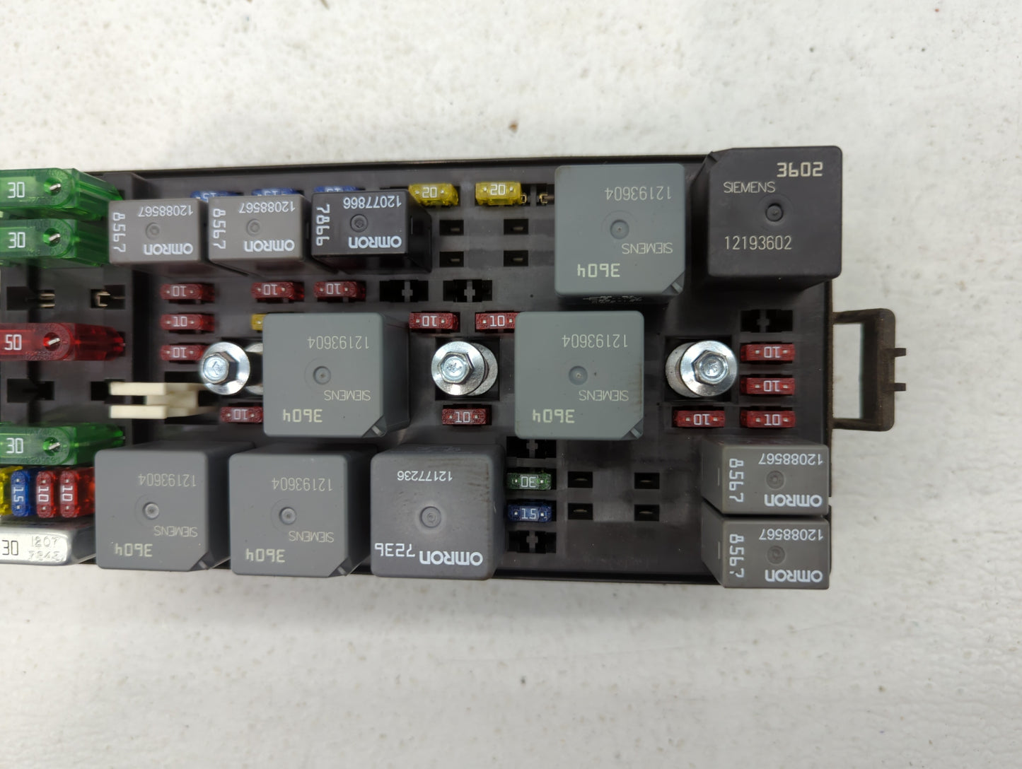 2000-2005 Buick Lesabre Fusebox Fuse Box Panel Relay Module P/N:15366341 25751053 Fits Fits 2000 2001 2002 2003 2004 2005 OE