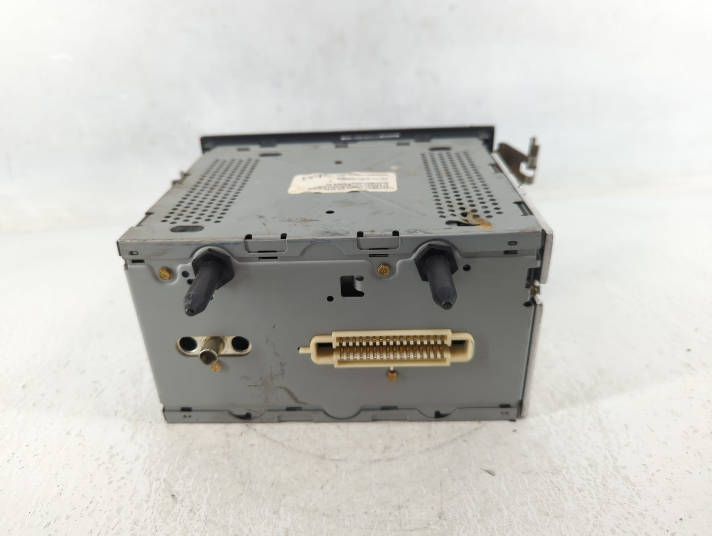 2003-2005 Buick Lesabre Am Fm Cd Player Radio Receiver - Oemusedautoparts1.com