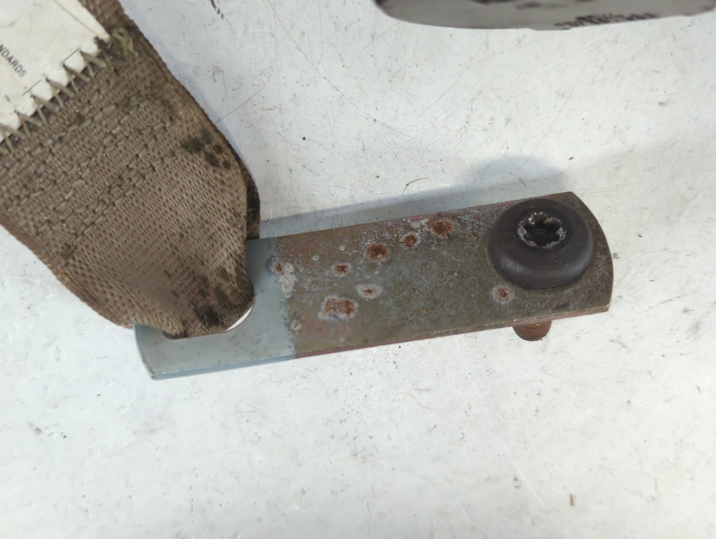 2003 Buick Lesabre Passenger Right Seat Belt Rear Retractor - Oemusedautoparts1.com