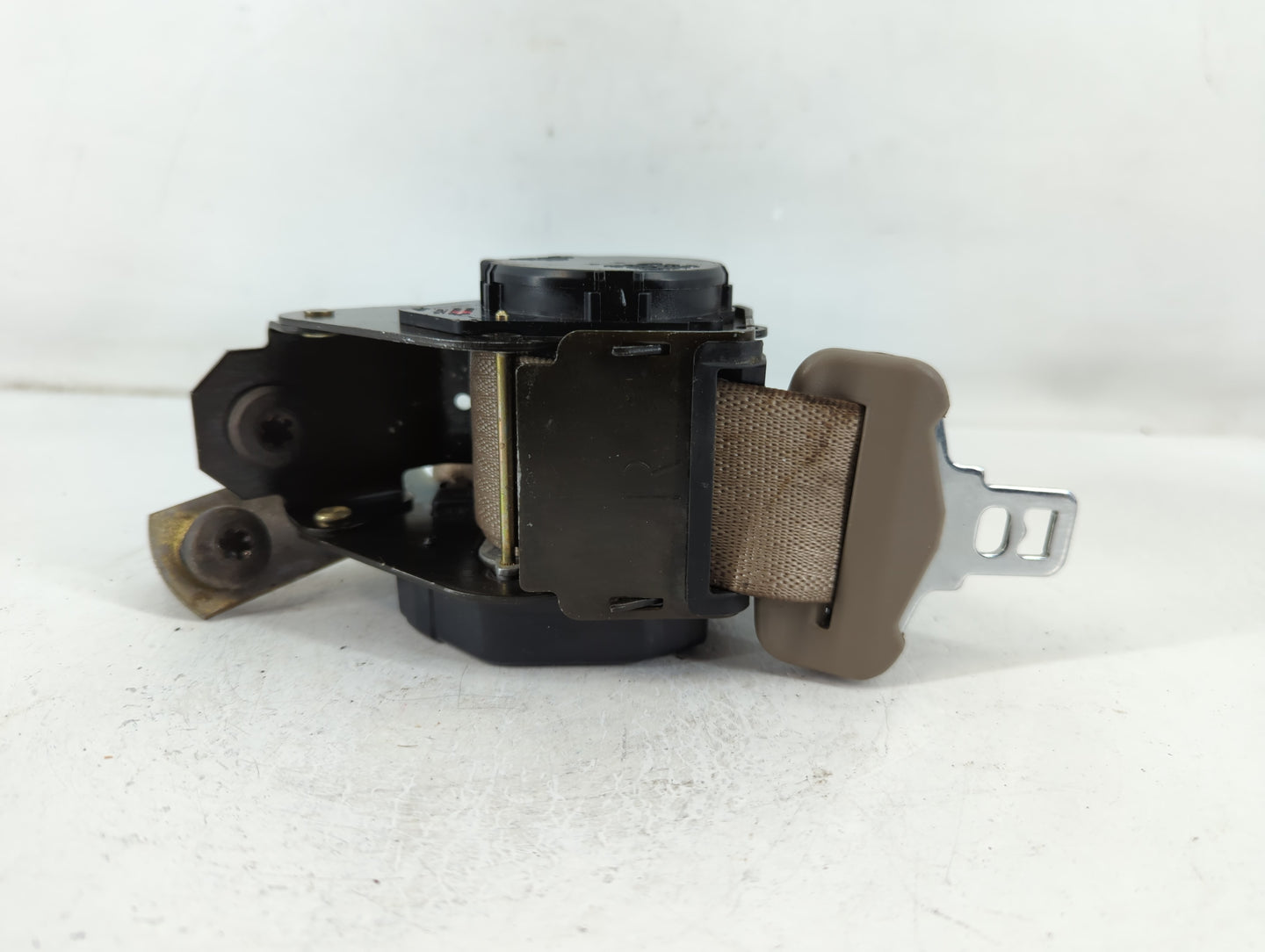 2003 Buick Lesabre Passenger Rear Seatbelt Buckle - Oemusedautoparts1.com