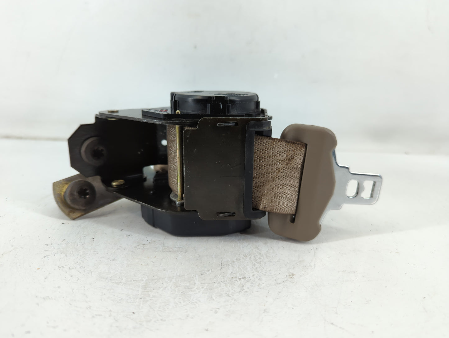 2003 Buick Lesabre Passenger Rear Seatbelt Buckle - Oemusedautoparts1.com