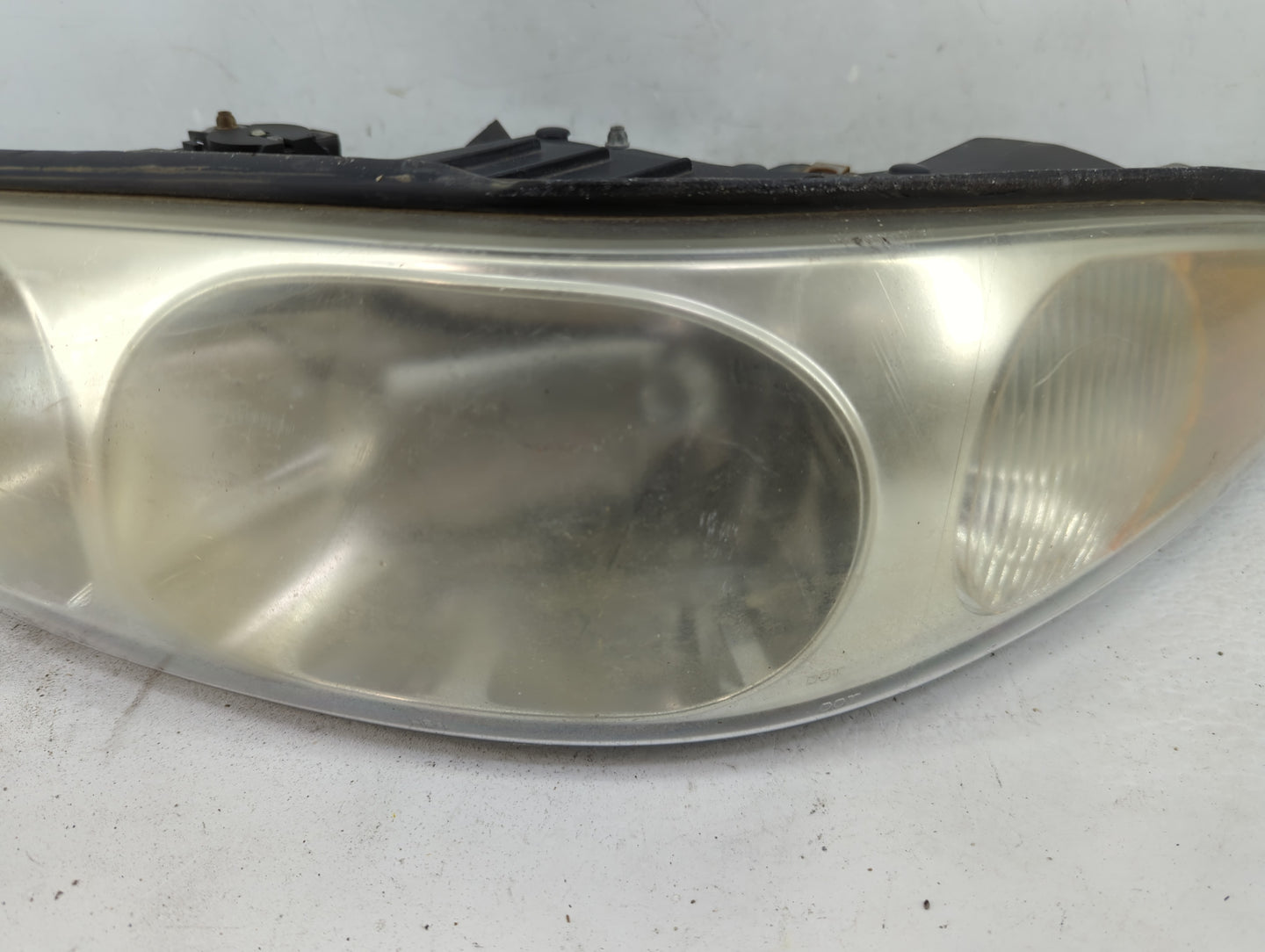 2000-2005 Buick Lesabre Driver Left Oem Head Light Headlight Lamp - Oemusedautoparts1.com