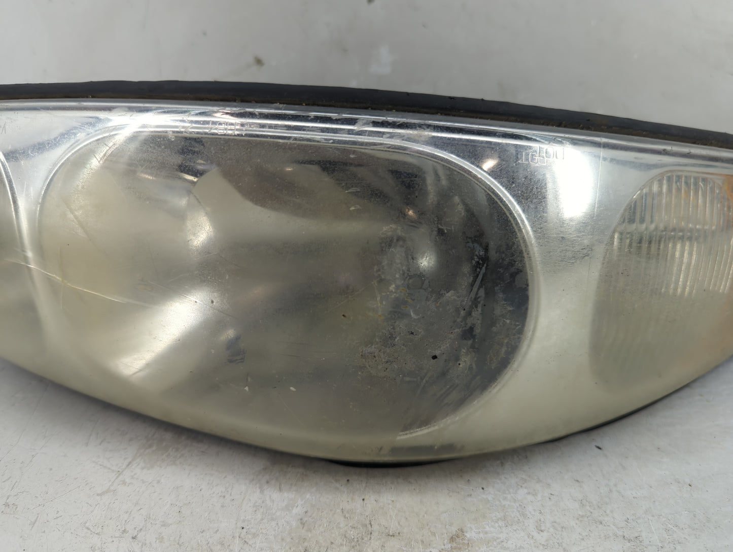 2000-2005 Buick Lesabre Passenger Right Oem Head Light Headlight Lamp - Oemusedautoparts1.com