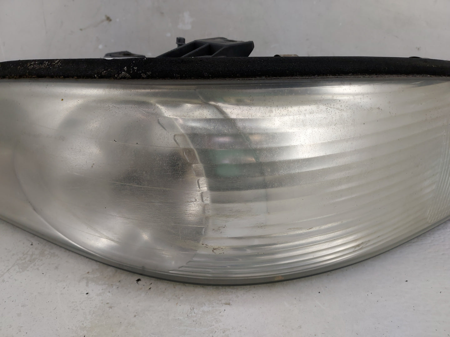 1997 Buick Park Avenue Passenger Right Oem Head Light Headlight Lamp - Oemusedautoparts1.com