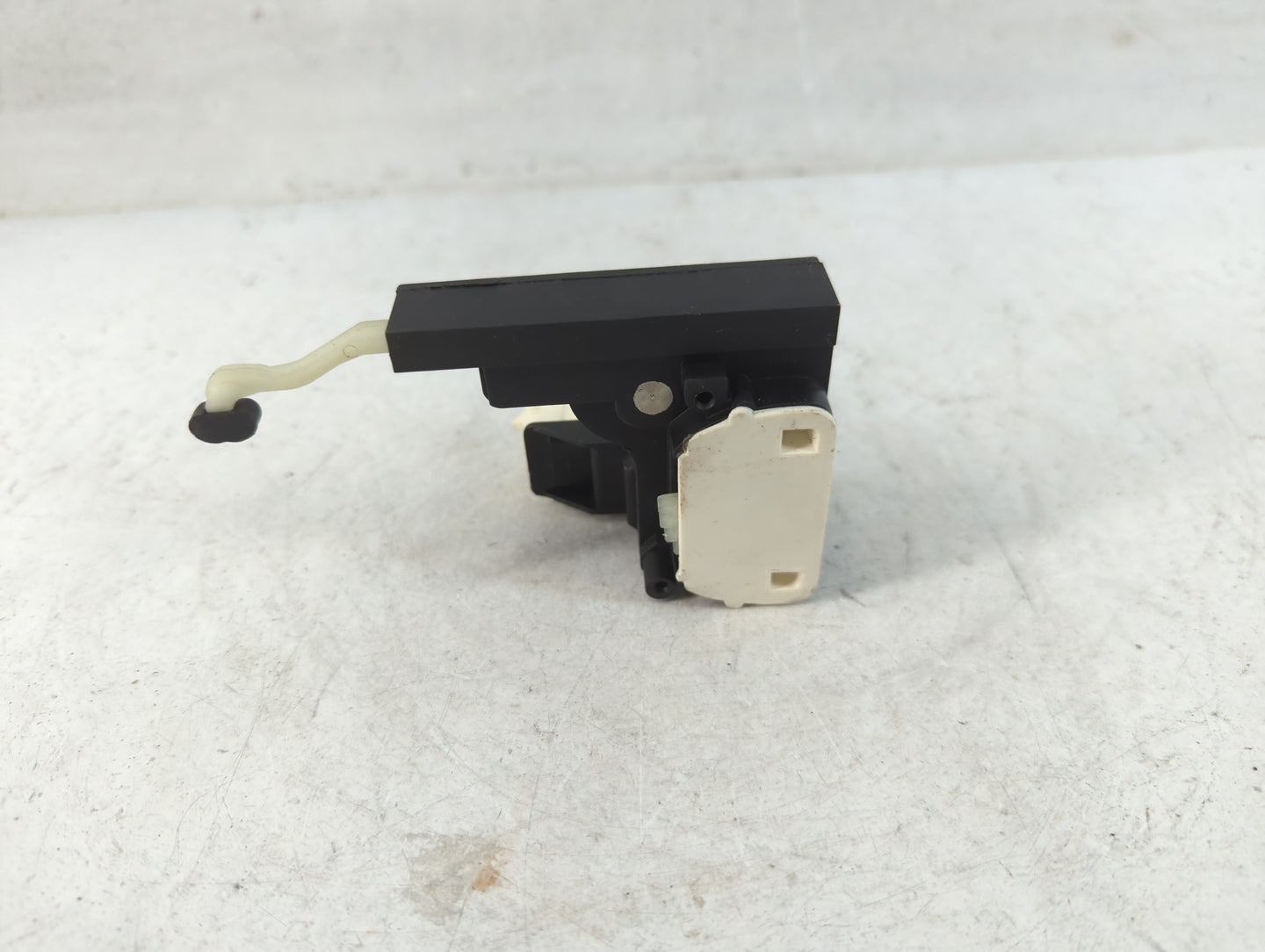 2003 Buick Park Avenue Front Driver Left Lock Actuator Black - Oemusedautoparts1.com
