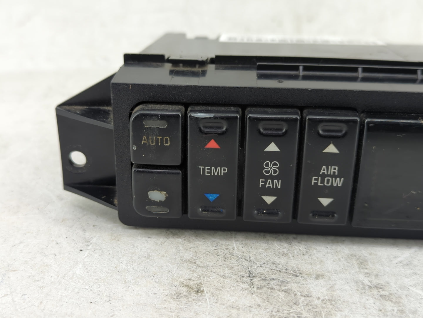 2003 Buick Park Avenue Climate Control Module Temperature AC/Heater Replacement P/N:16202304 Fits OEM Used Auto Parts - Oemu