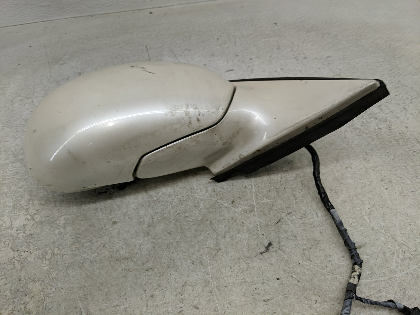 2003-2005 Buick Park Avenue Passenger Right Side View Manual Door Mirror - Oemusedautoparts1.com
