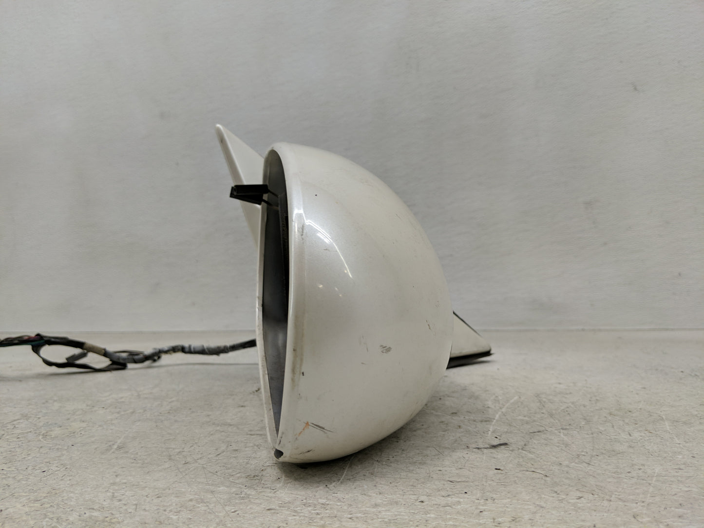 2003-2005 Buick Park Avenue Passenger Right Side View Manual Door Mirror - Oemusedautoparts1.com