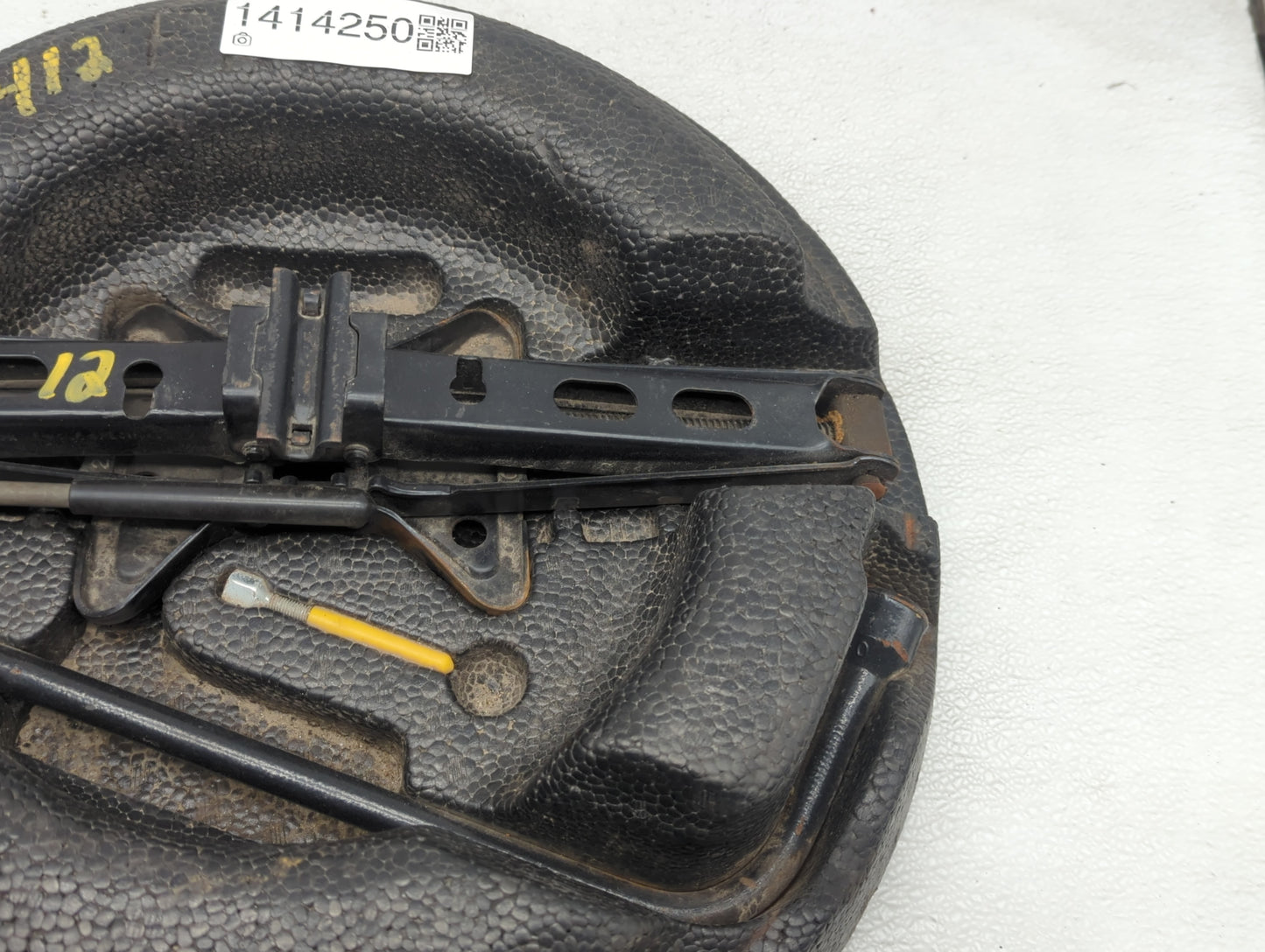 2003 Buick Regal Spare Scissor Car Jack - Oemusedautoparts1.com