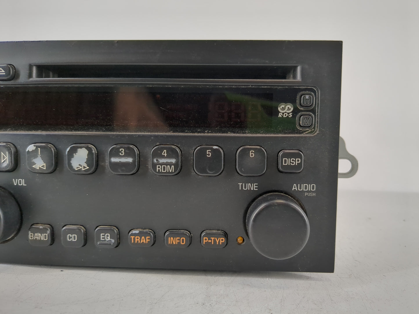 2002-2003 Buick Rendezvous Radio AM FM Cd Player Receiver Replacement P/N:10333580 Fits Fits 2002 2003 OEM Used Auto Parts -