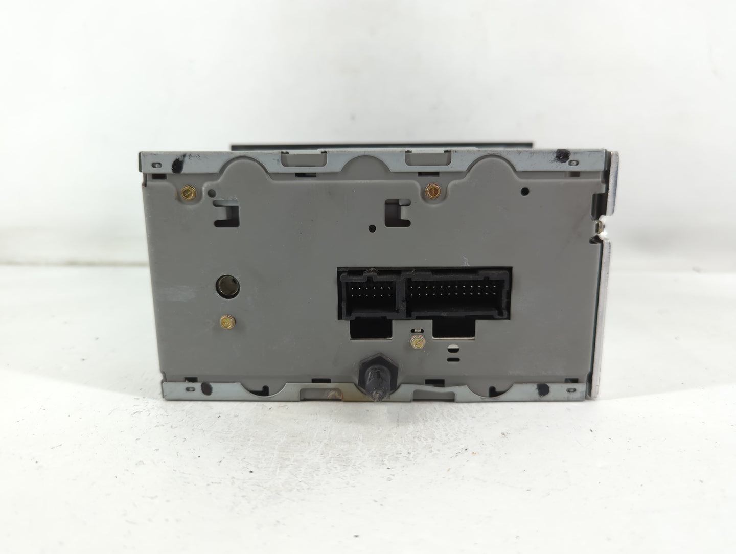 2002-2003 Buick Rendezvous Radio AM FM Cd Player Receiver Replacement P/N:10333580 Fits Fits 2002 2003 OEM Used Auto Parts -