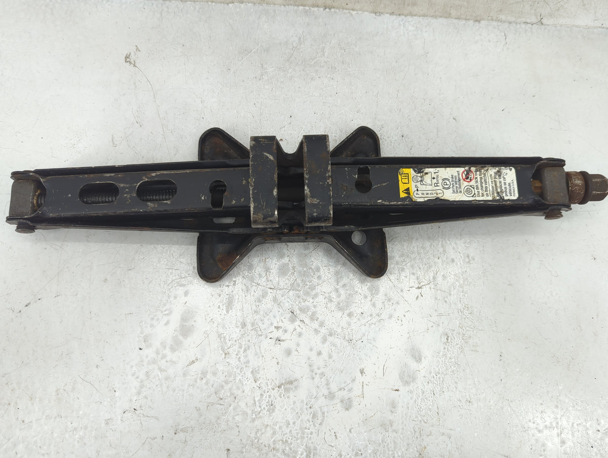 2003 Cadillac Cts Spare Scissor Car Jack - Oemusedautoparts1.com