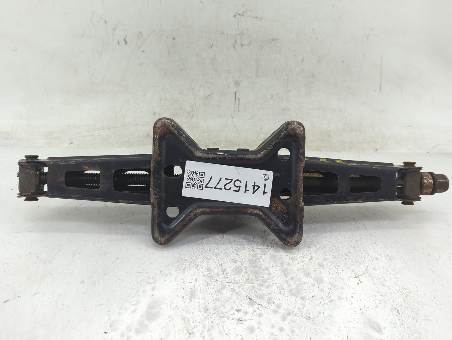 2003 Cadillac Cts Spare Scissor Car Jack - Oemusedautoparts1.com