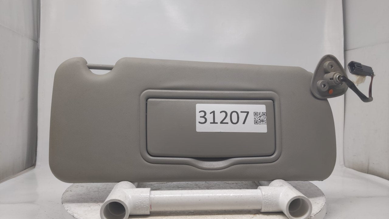 2003 Cadillac Cts Sun Visor Shade Replacement Passenger Right Mirror Fits OEM Used Auto Parts - Oemusedautoparts1.com