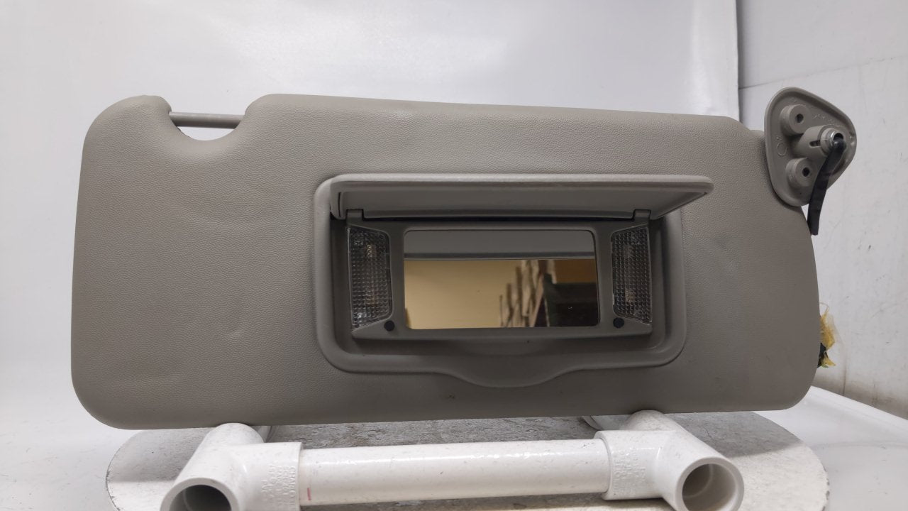 2003 Cadillac Cts Sun Visor Shade Replacement Passenger Right Mirror Fits OEM Used Auto Parts - Oemusedautoparts1.com