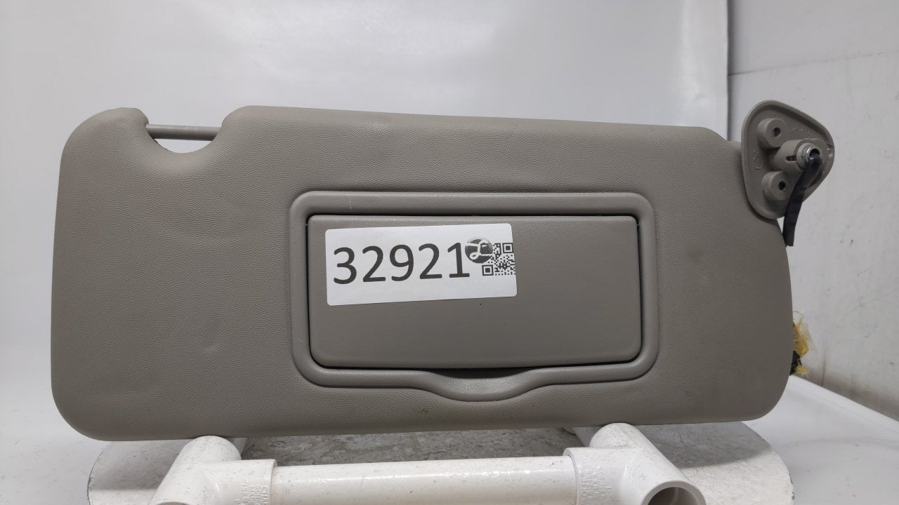 2003 Cadillac Cts Sun Visor Shade Replacement Passenger Right Mirror Fits OEM Used Auto Parts - Oemusedautoparts1.com