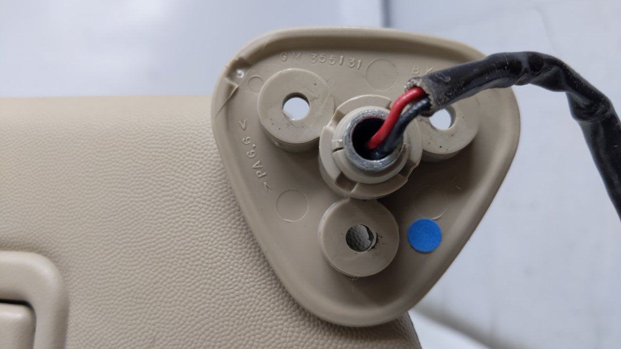 2003 Cadillac Cts Sun Visor Shade Replacement Passenger Right Mirror Fits OEM Used Auto Parts - Oemusedautoparts1.com