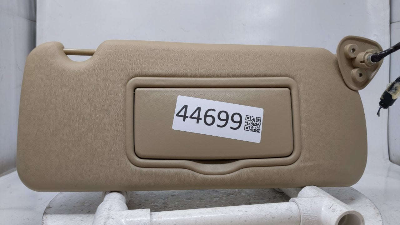 2003 Cadillac Cts Sun Visor Shade Replacement Passenger Right Mirror Fits OEM Used Auto Parts - Oemusedautoparts1.com