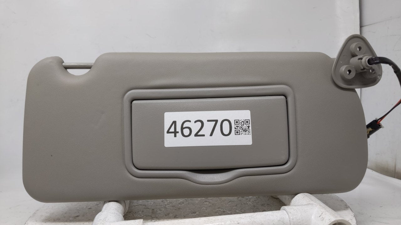 2003 Cadillac Cts Sun Visor Shade Replacement Passenger Right Mirror Fits OEM Used Auto Parts - Oemusedautoparts1.com