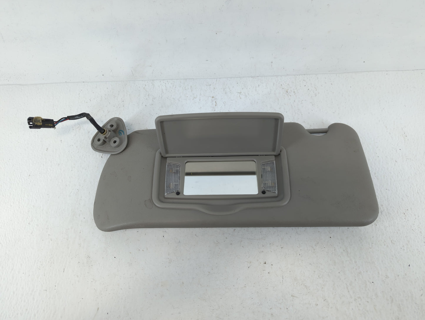 2003-2007 Cadillac Cts Sun Visor Shade Replacement Driver Left Mirror Fits Fits 2003 2004 2005 2006 2007 OEM Used Auto Parts