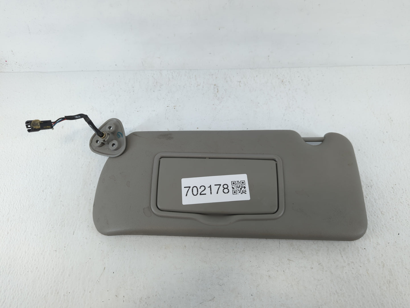2003-2007 Cadillac Cts Sun Visor Shade Replacement Driver Left Mirror Fits Fits 2003 2004 2005 2006 2007 OEM Used Auto Parts