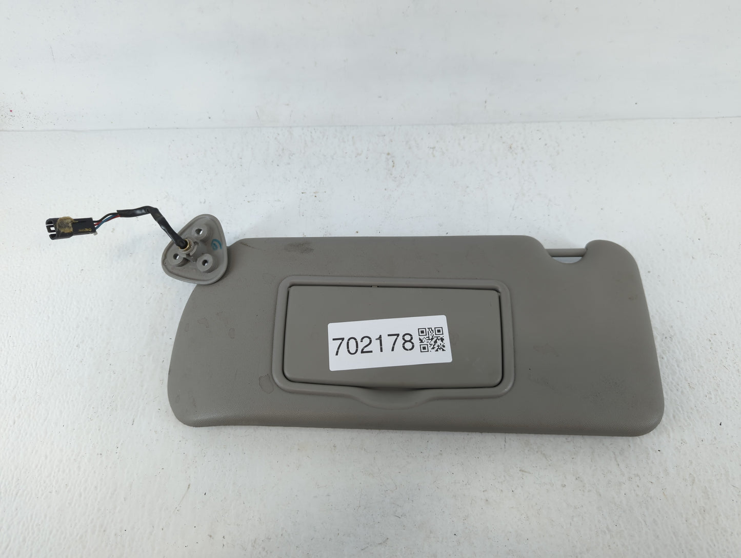 2003-2007 Cadillac Cts Sun Visor Shade Replacement Driver Left Mirror Fits Fits 2003 2004 2005 2006 2007 OEM Used Auto Parts