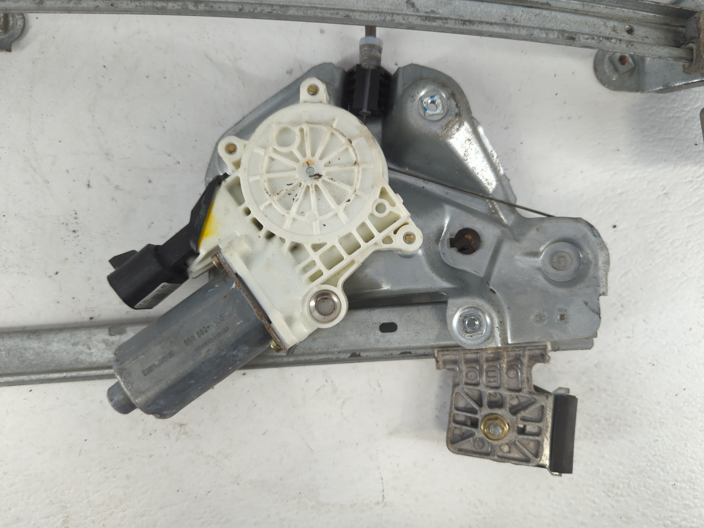 2003-2005 Cadillac Cts Driver Left Front Window Regulator - Oemusedautoparts1.com