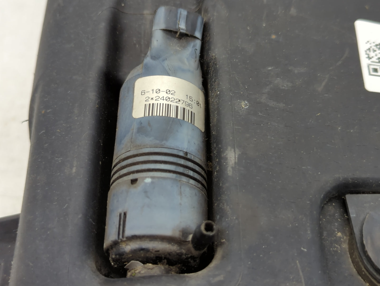 2003-2007 Cadillac Cts Windshield Washer Fluid Reservoir Bottle Oem - Oemusedautoparts1.com